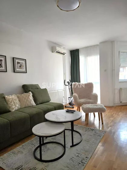 Nedeljka Gvozdenovića | 4zida.rs