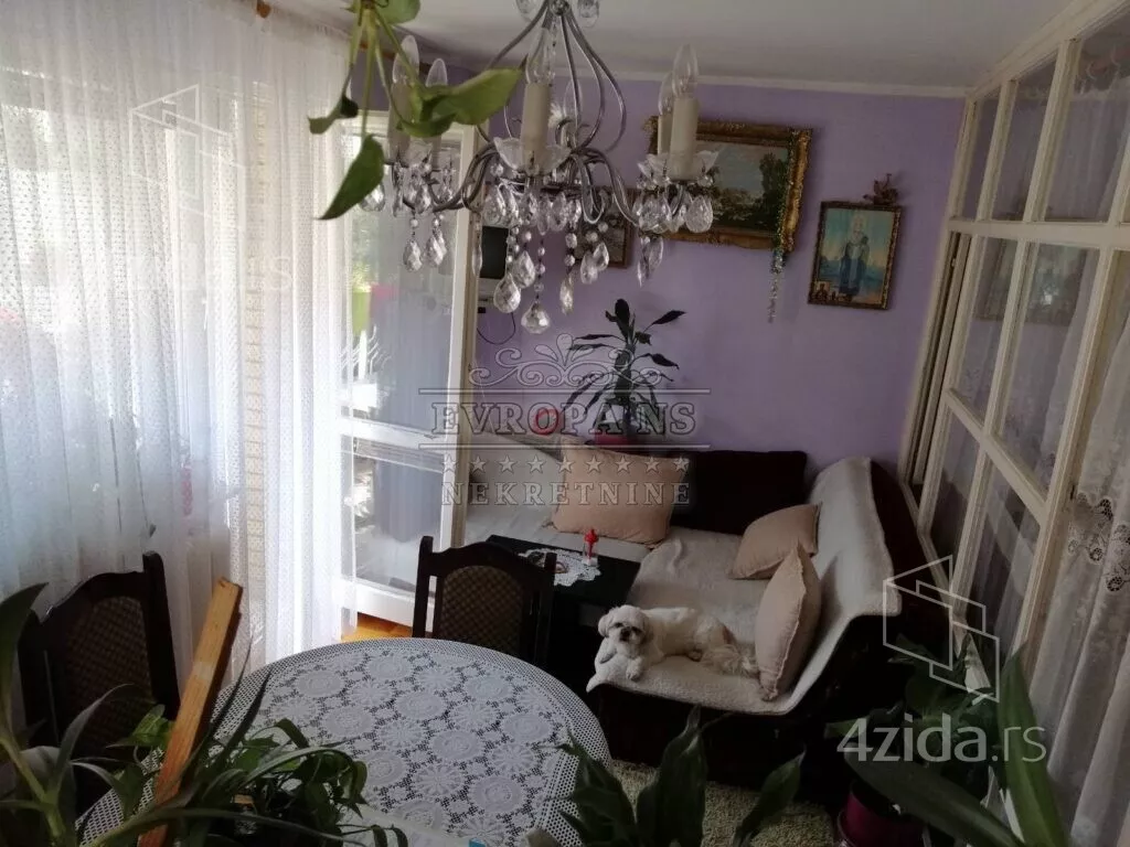 Dvoiposoban stan | 4zida