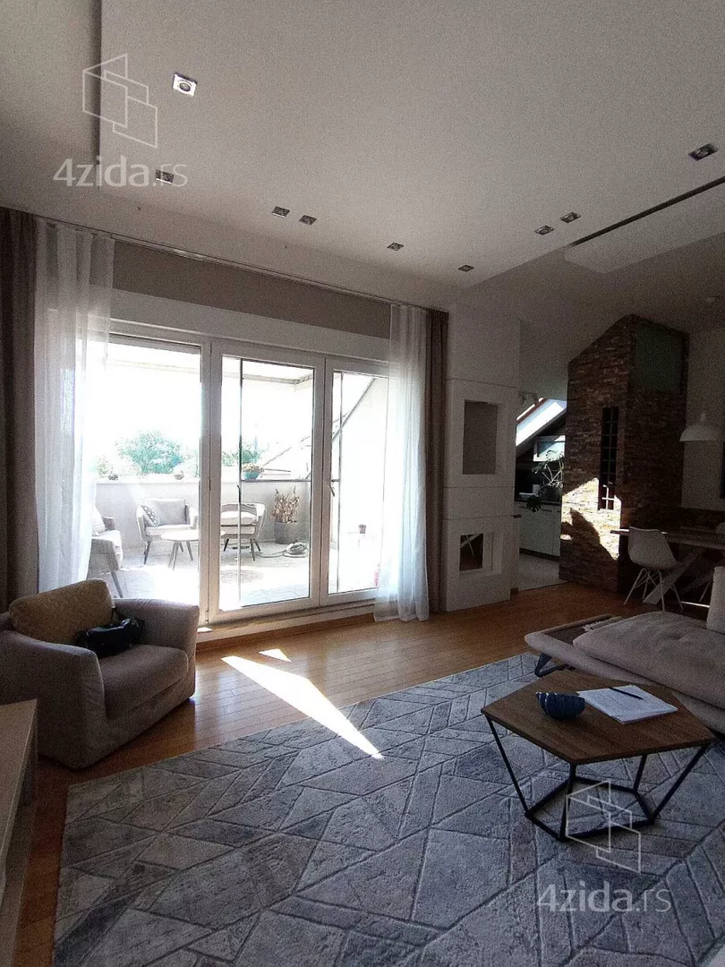 Četvoroiposoban stan | 4zida