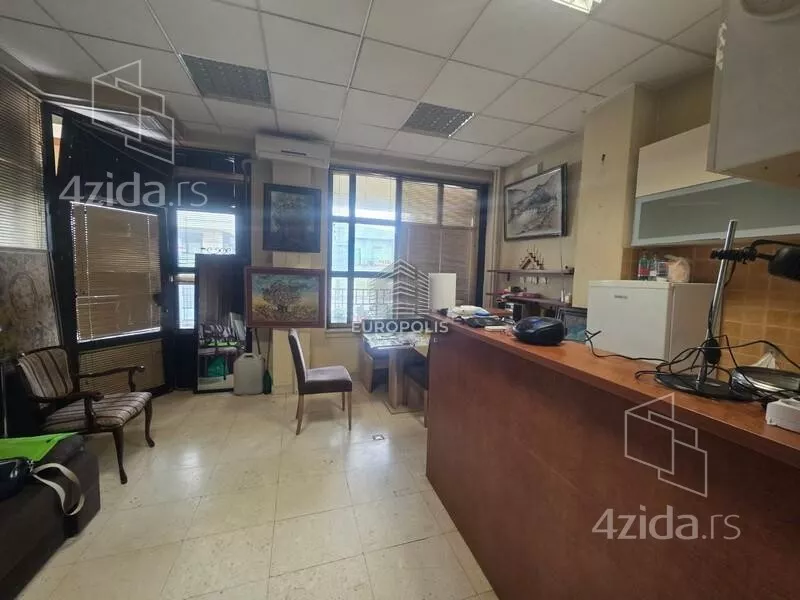 Lokal | 4zida
