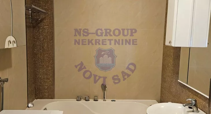 Četvoroiposoban stan | 4zida