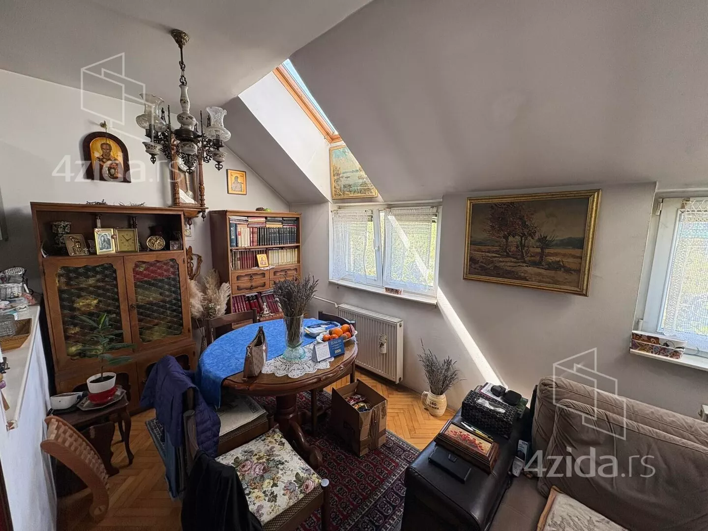 Troiposoban stan | 4zida