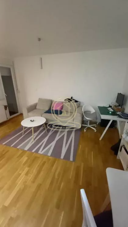 Heroja Pinkija | 4zida.rs