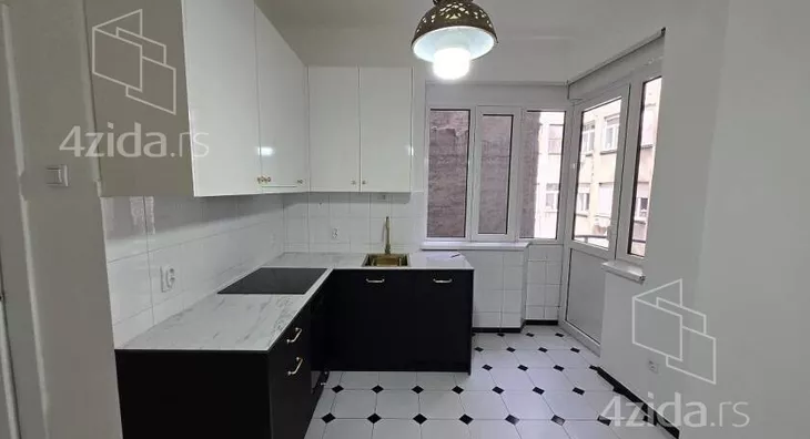 Četvoroiposoban stan | 4zida