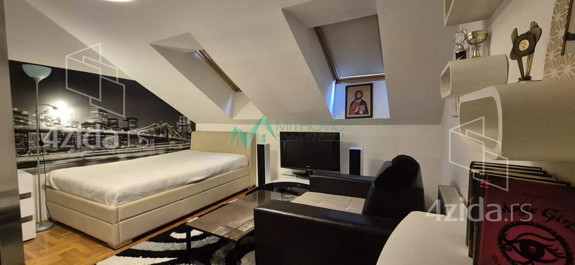 Četvoroiposoban stan | 4zida