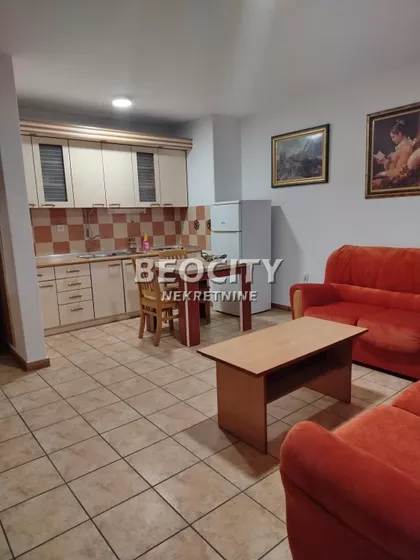 Petra Drapšina | 4zida.rs