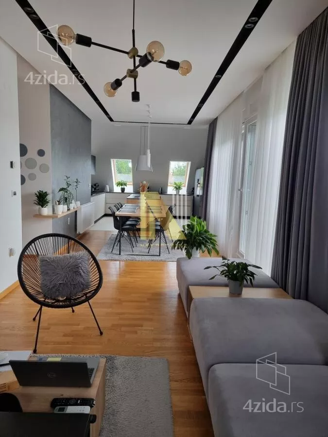 Petosoban stan | 4zida