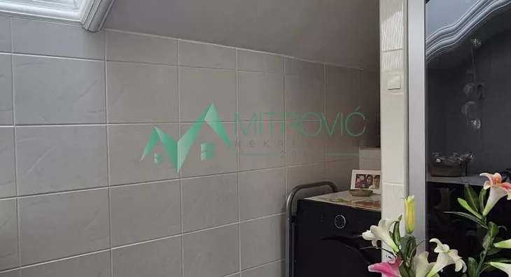 Četvoroiposoban stan | 4zida