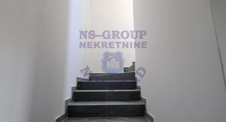 Sedmosoban stan | 4zida