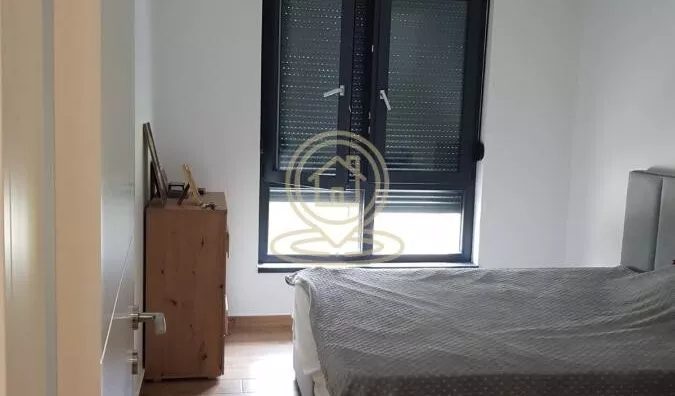 Poslovna zgrada | 4zida