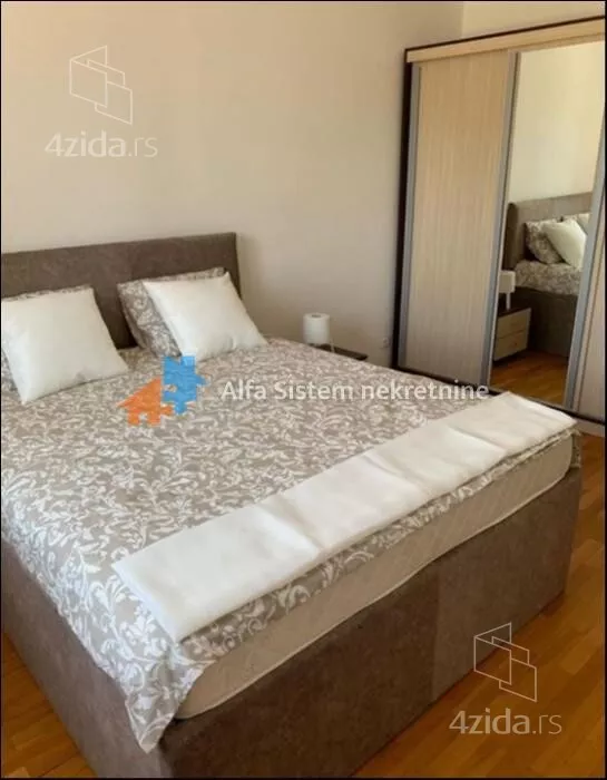 Četvoroiposoban stan | 4zida