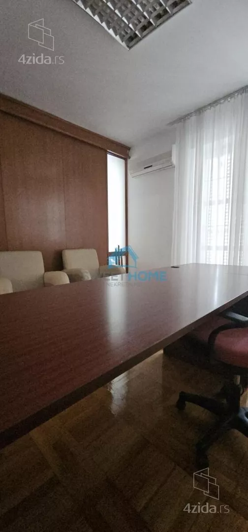 Poslovna zgrada | 4zida