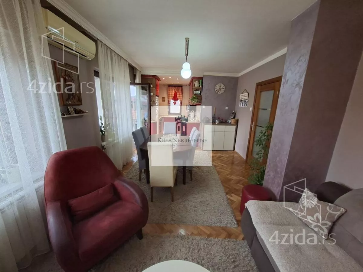 Troiposoban stan | 4zida