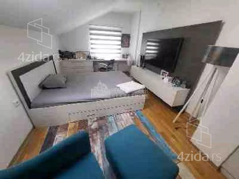 Četvoroiposoban stan | 4zida