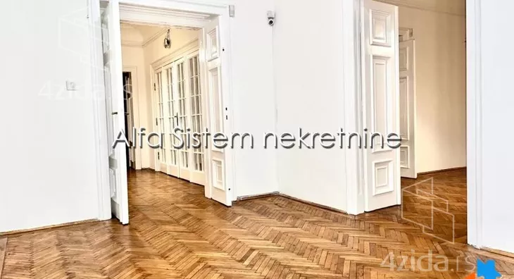 Četvoroiposoban stan | 4zida