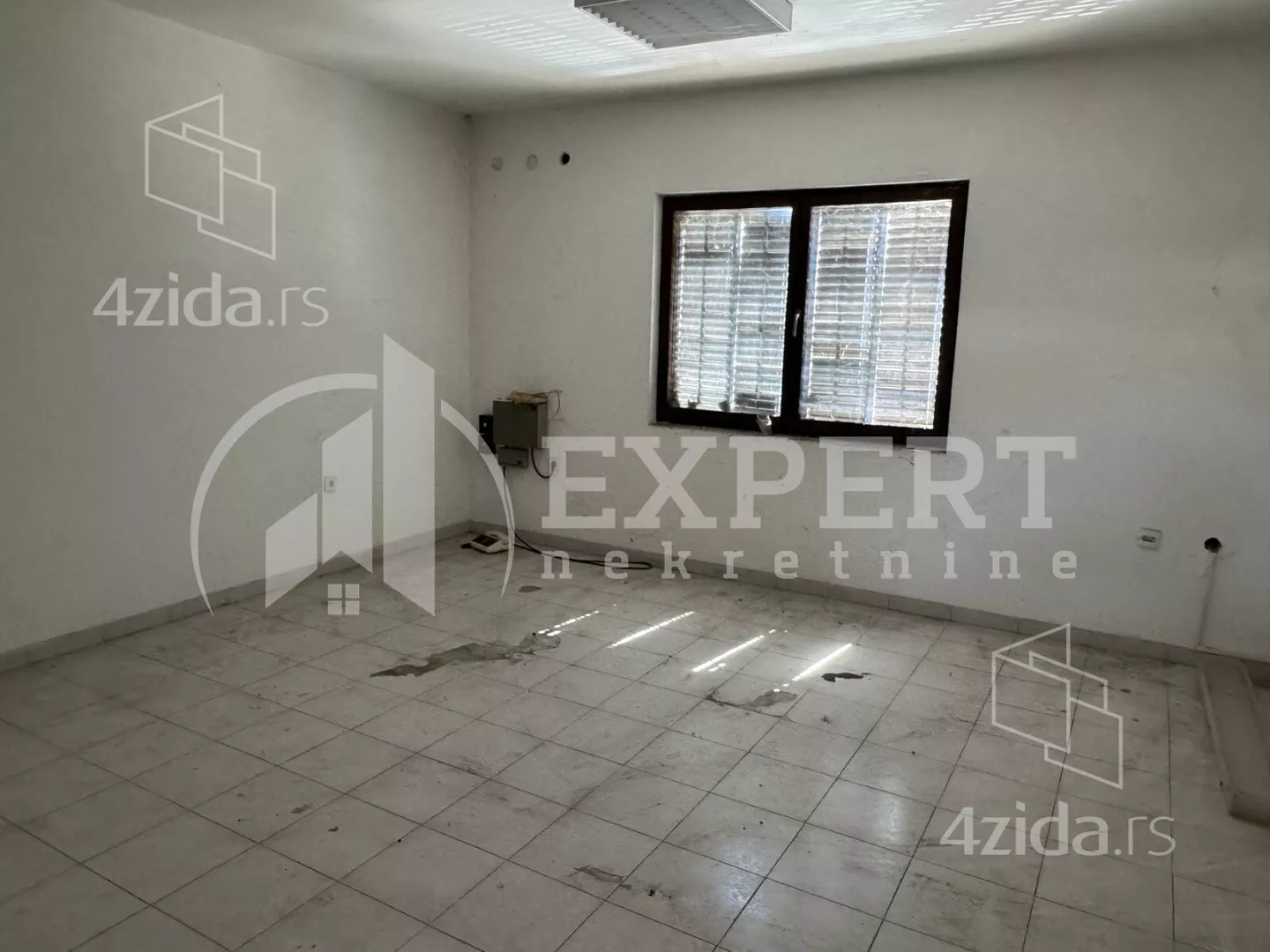 Lokal | 4zida