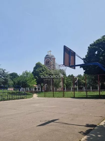 Batajnica | 4zida.rs