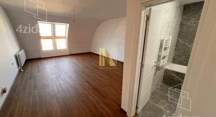 Šestosoban stan | 4zida