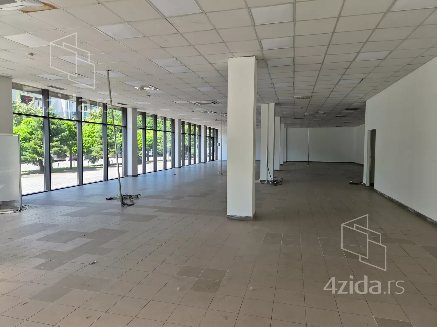 Lokal | 4zida
