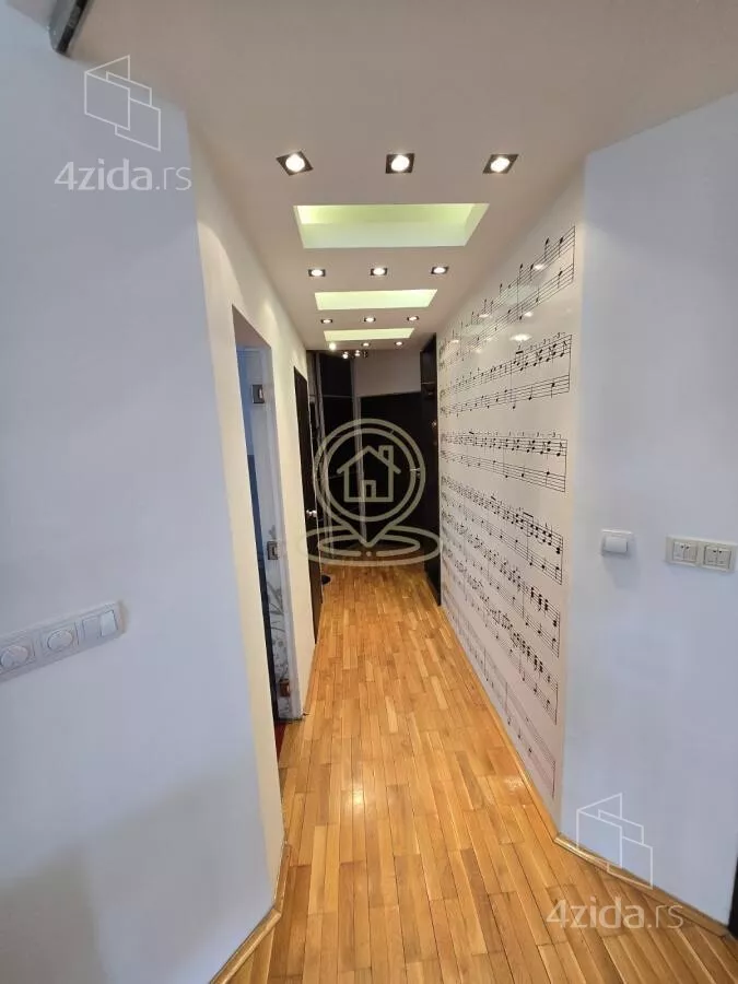 Troiposoban stan | 4zida