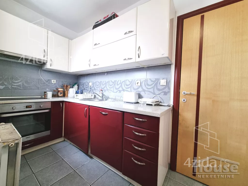 Petosoban stan | 4zida