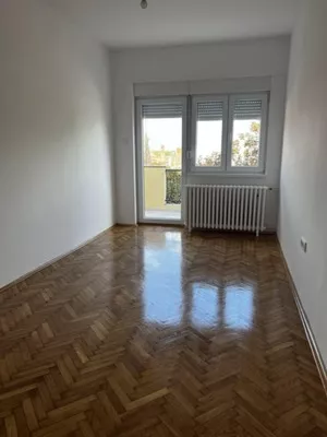 Zrenjanin, Žitni trg | 4zida.rs