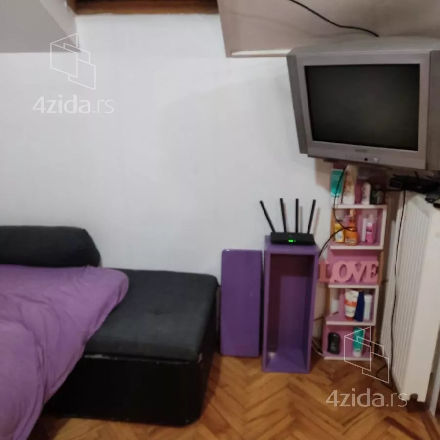 Četvoroiposoban stan | 4zida