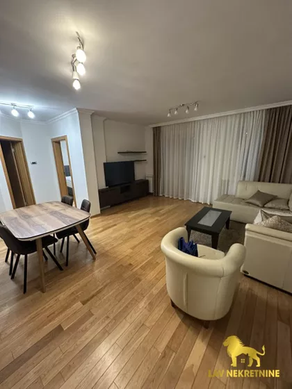 PAP PAVLA | 4zida.rs