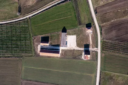 Donja Trešnjevica | 4zida.rs