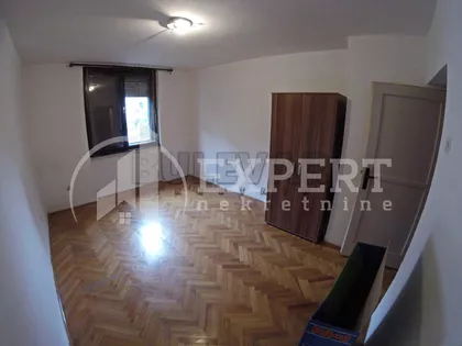 Rentgenova | 4zida.rs