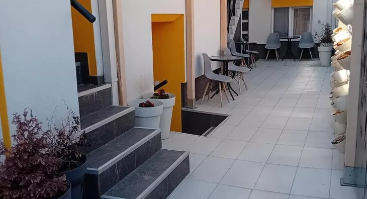 Poslovna zgrada | 4zida