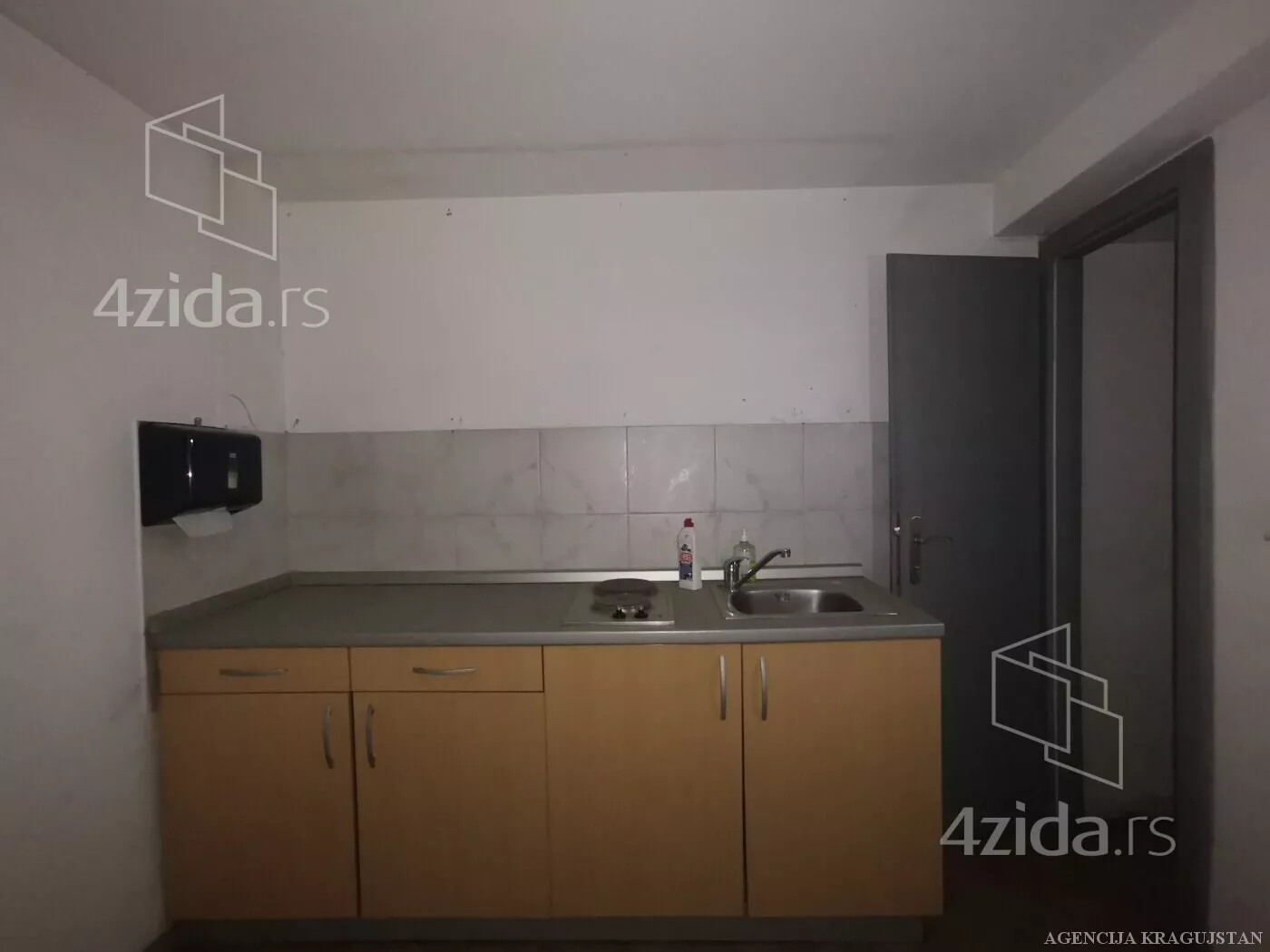 Lokal | 4zida