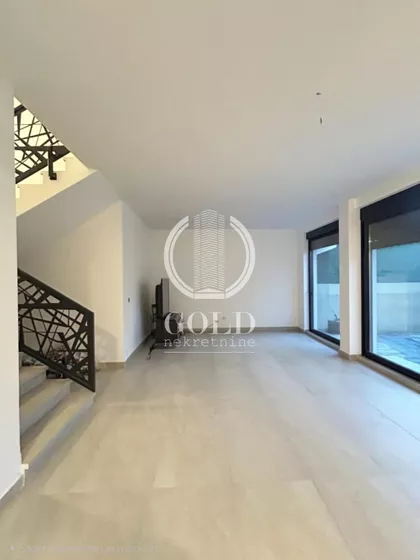 Nova deseta | 4zida.rs