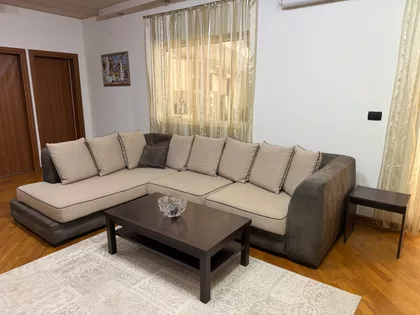 Velisava Vulovića 11 | 4zida.rs