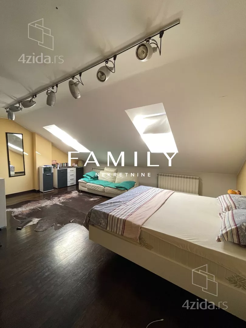 Šestosoban stan | 4zida