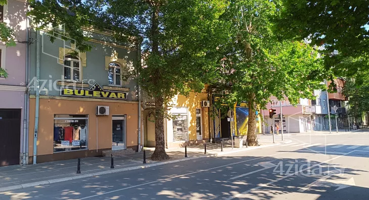 Poslovna zgrada | 4zida