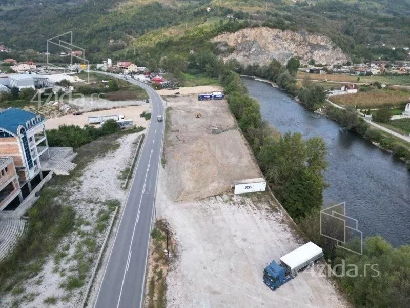 Plac | 4zida