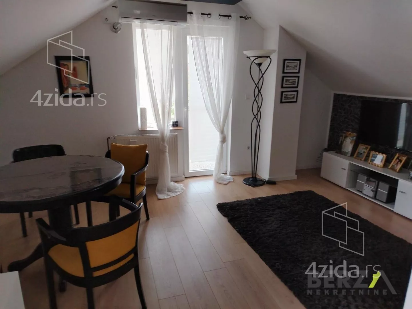 Dvoiposoban stan | 4zida