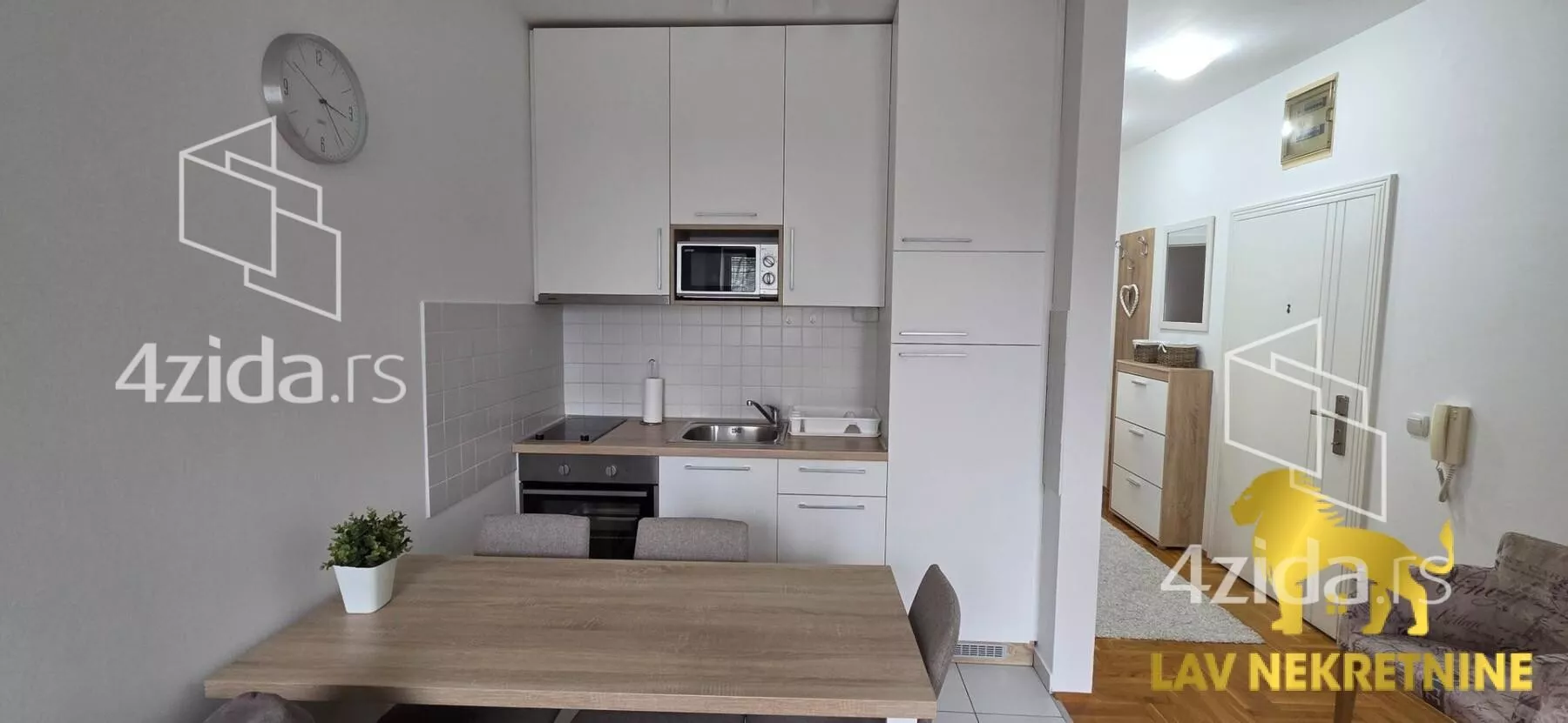 Jednoiposoban stan | 4zida