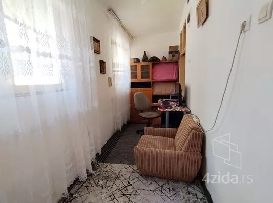 Četvoroiposoban stan | 4zida