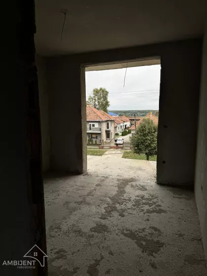 Stari Banovci | 4zida.rs