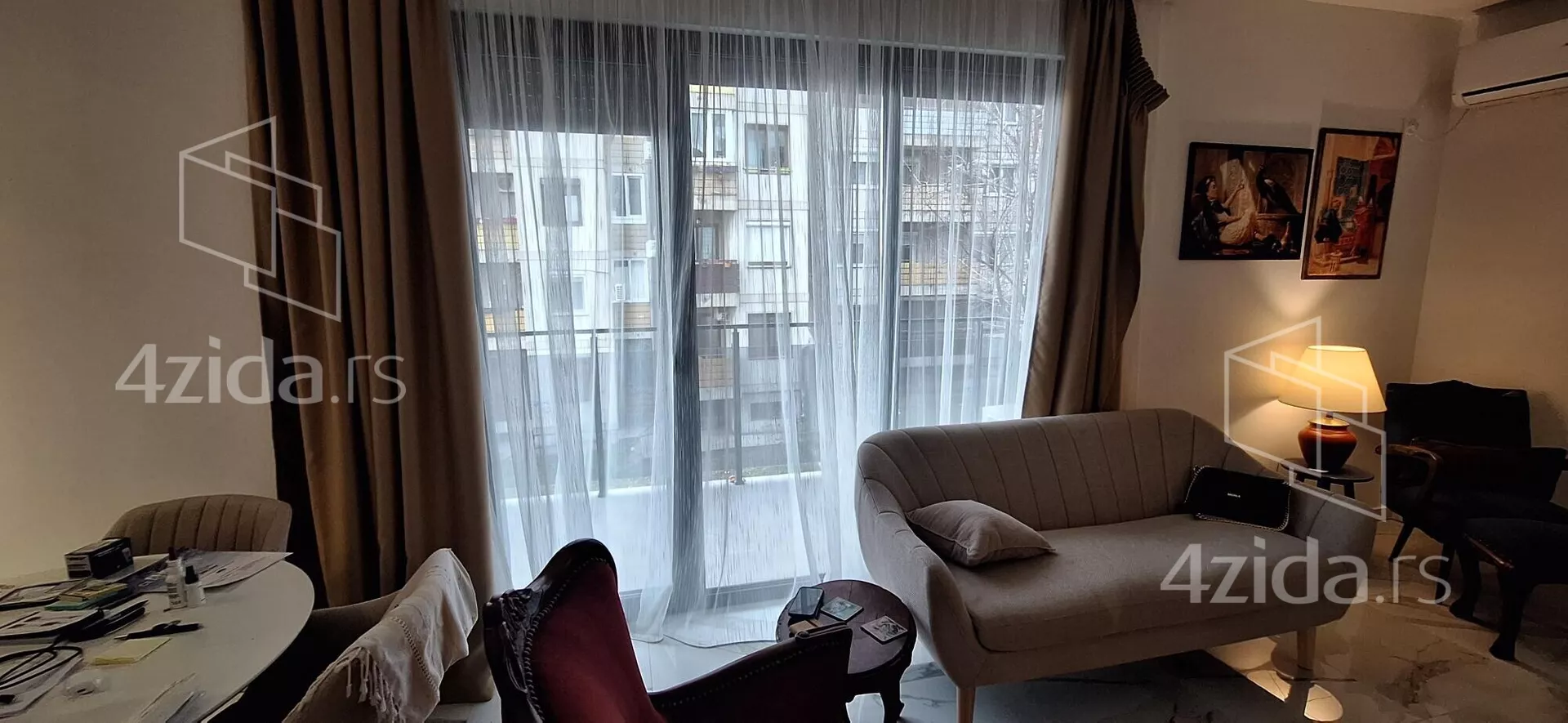 Dvoiposoban stan | 4zida