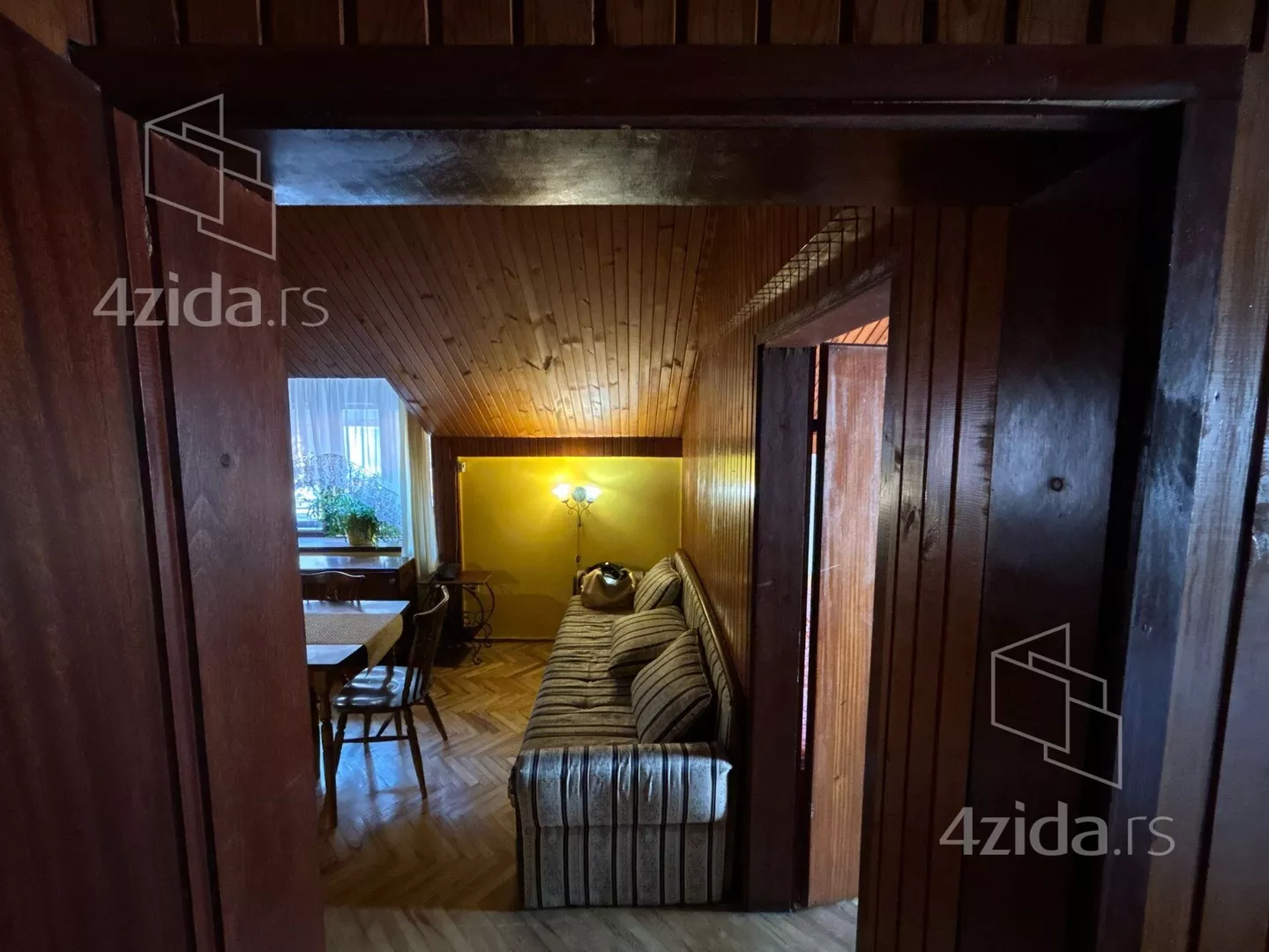 Četvoroiposoban stan | 4zida