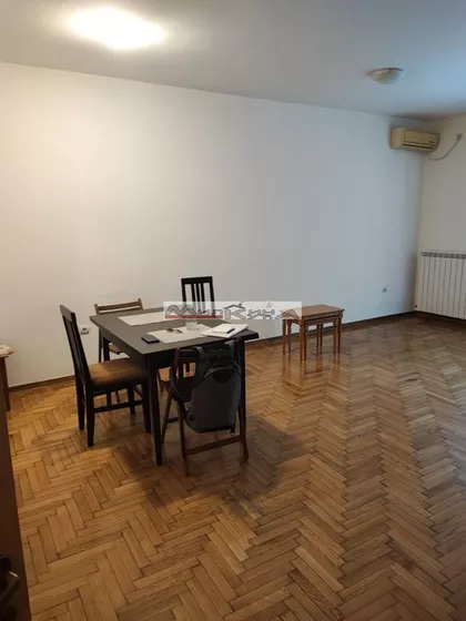 Crveni Krst Vračar | 4zida.rs