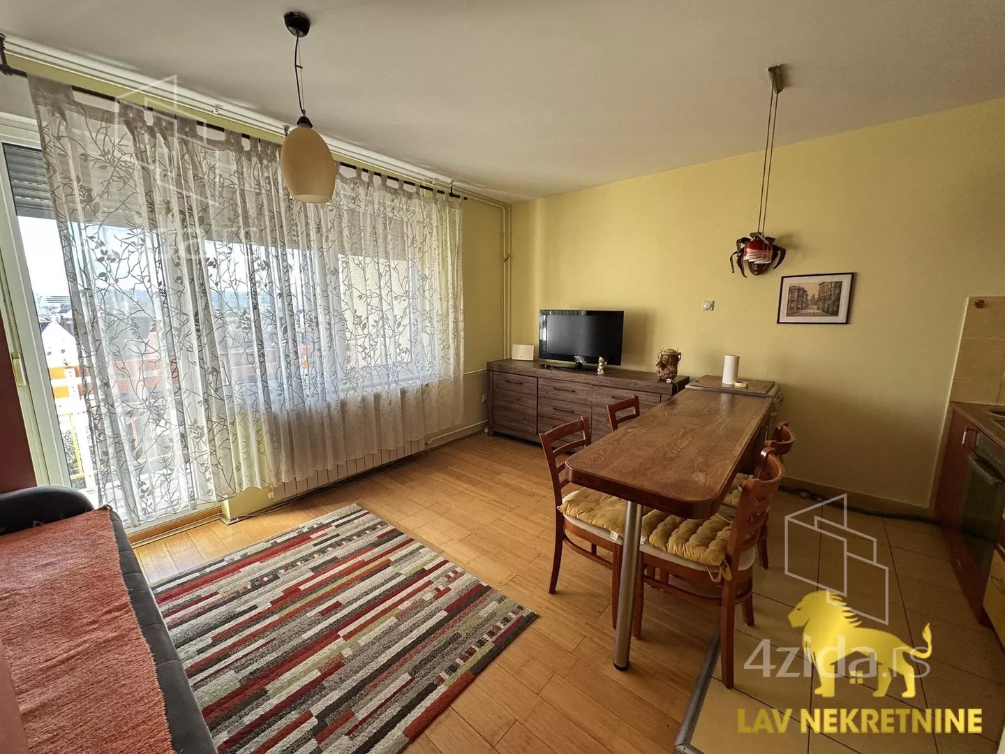 Jednoiposoban stan | 4zida