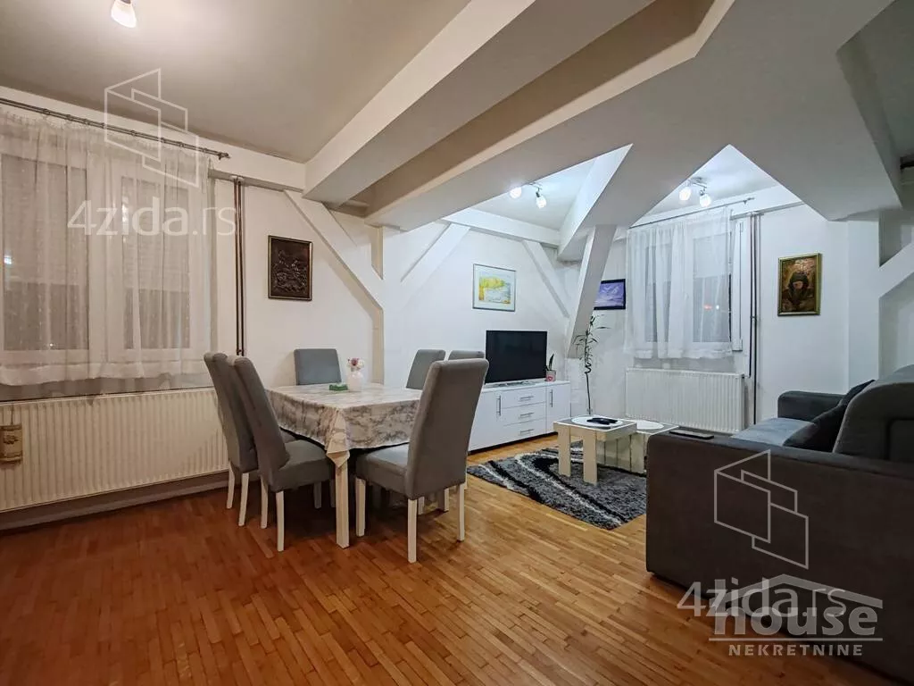 Dvoiposoban stan | 4zida