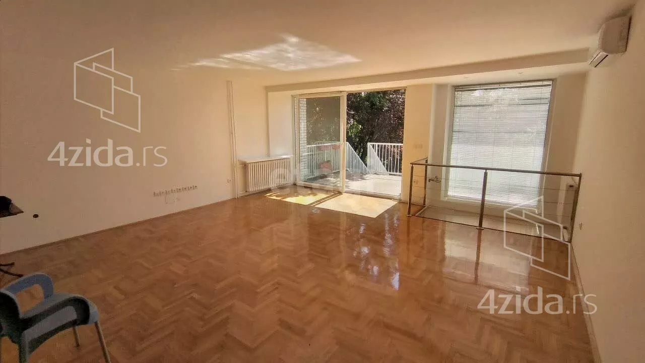 Šestosoban stan | 4zida