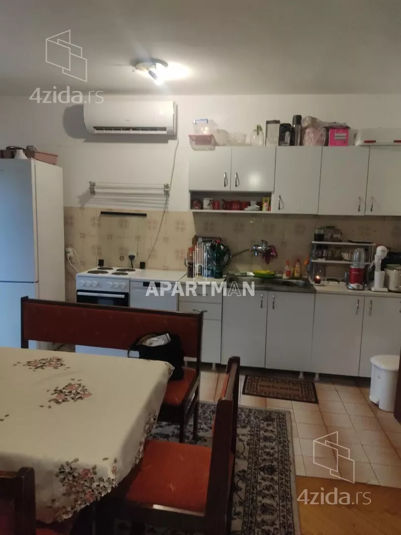 Četvoroiposoban stan | 4zida