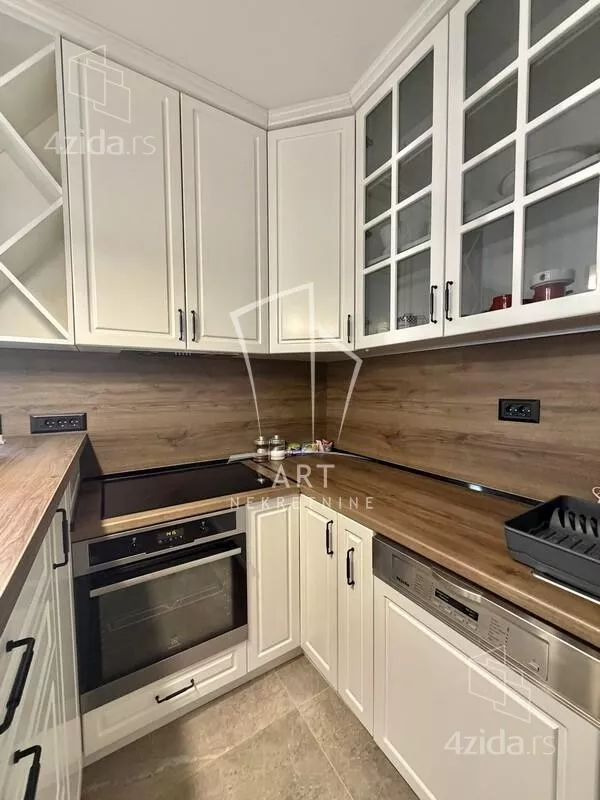 5-etažna kuća | 4zida