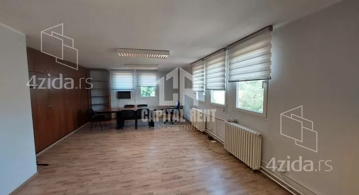 Poslovna zgrada | 4zida